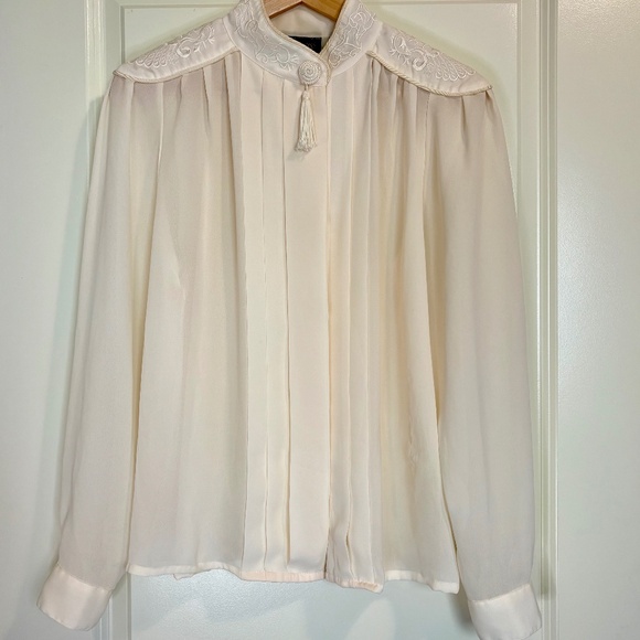 Vintage Robinson's Cream Polyester Blouse Wrap Collar Tassel Detail Women's Sz 8 - Picture 1 of 8